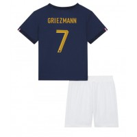 Camiseta Francia Antoine Griezmann #7 Primera Equipación para niños Mundial 2022 manga corta (+ pantalones cortos)